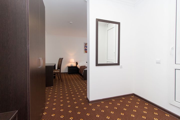 Room 16 of 31
