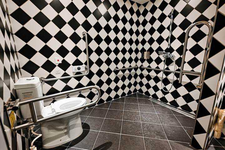 Room 135 of 146