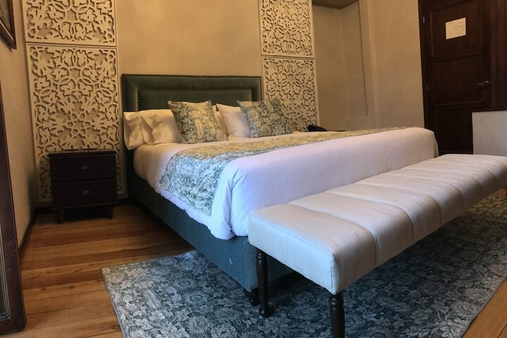 Room 11 of 74