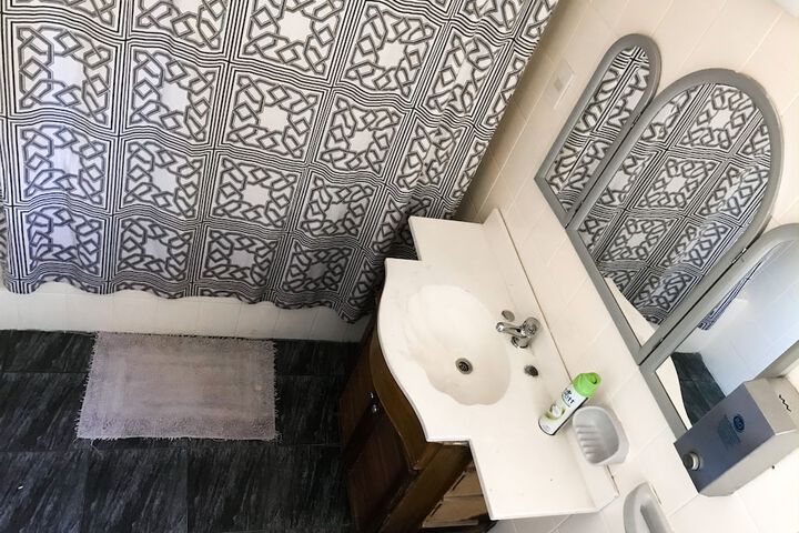 Room 20 of 37
