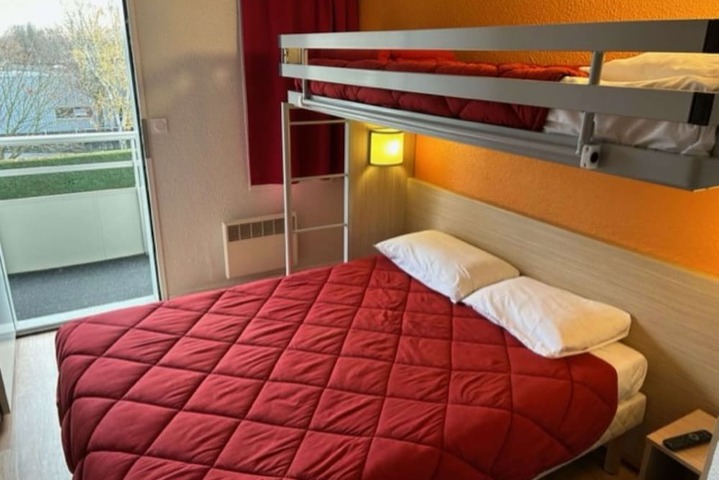 Room 13 of 35