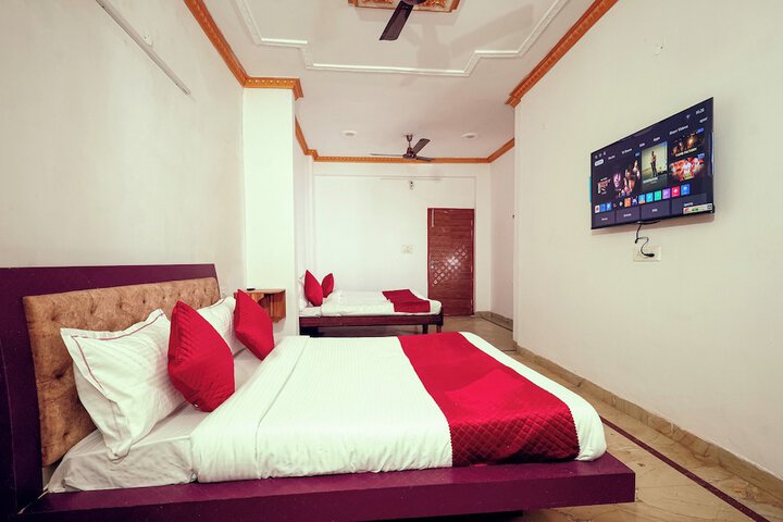 Room 14 of 28