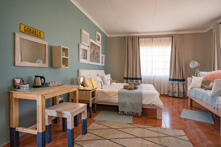 Room 10 of 33