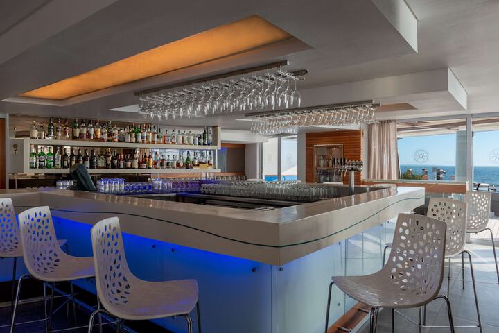 Lounge 168 of 229