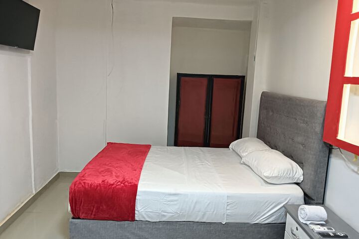 Room 4 of 40