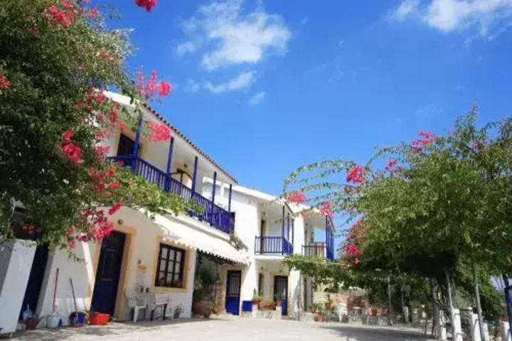 Hotel Kavouris