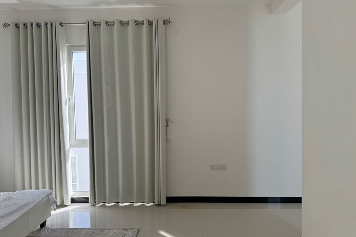 Room 7 of 19