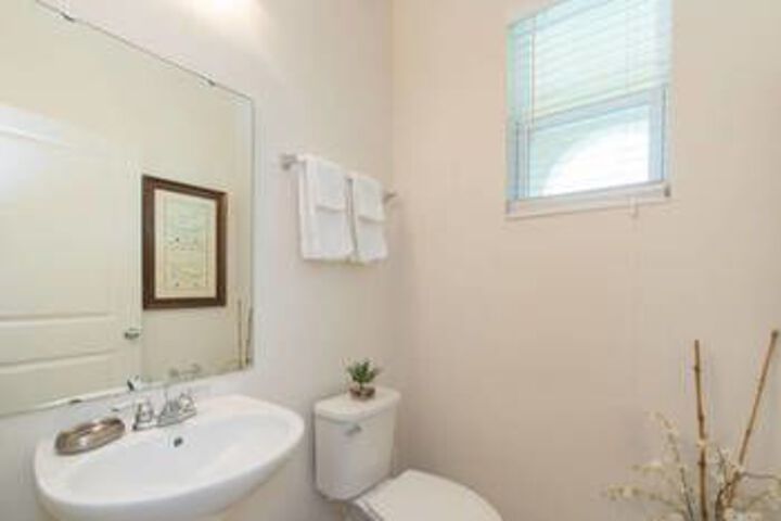 Room 4 of 32