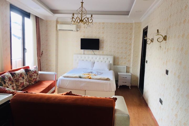 Room 8 of 30