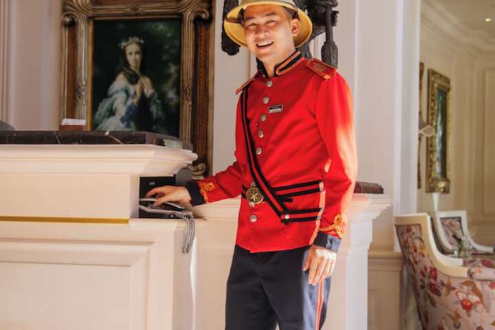 Concierge desk