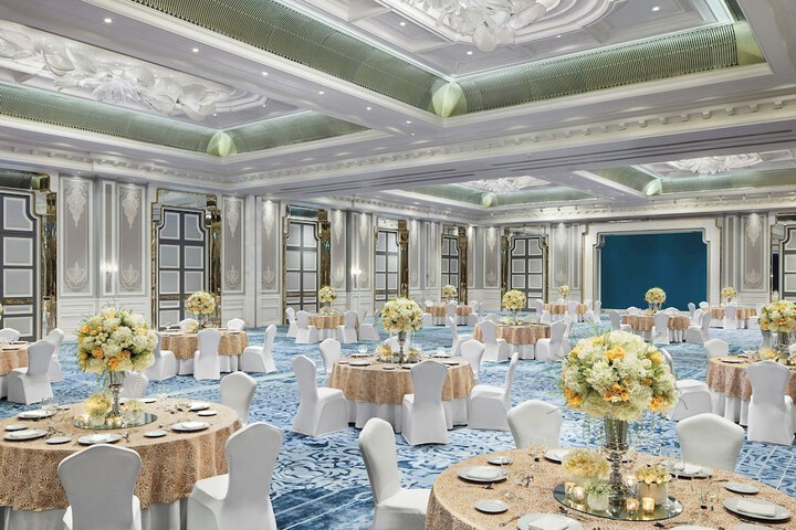 Ballroom/Hall 62 of 76