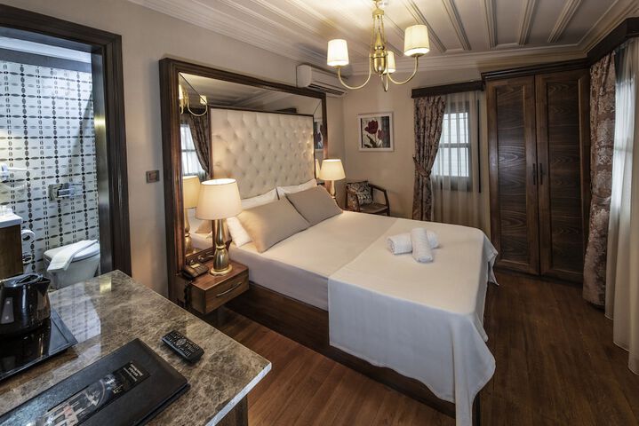 Room 6 of 40