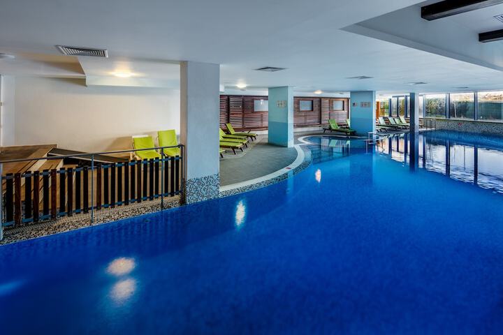 Pool 41 of 124