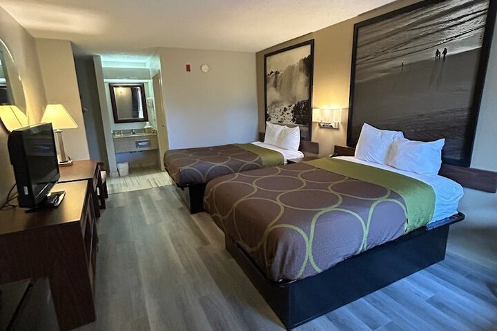 2 Double Beds (6 of 6)
