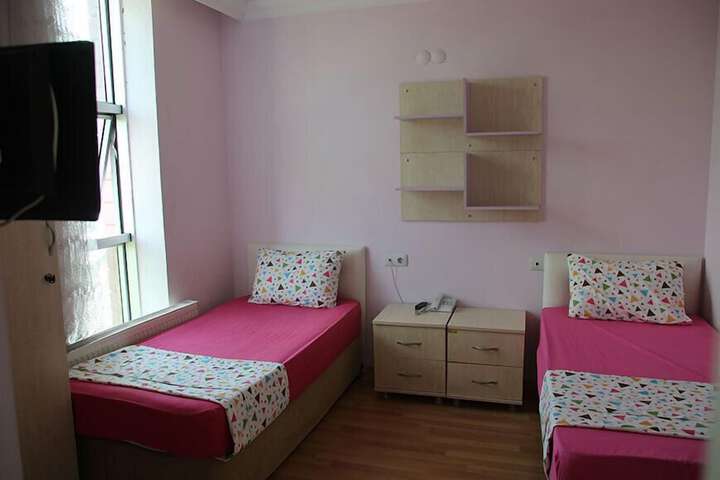 Room 16 of 27