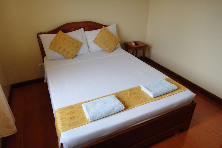 Room 8 of 38