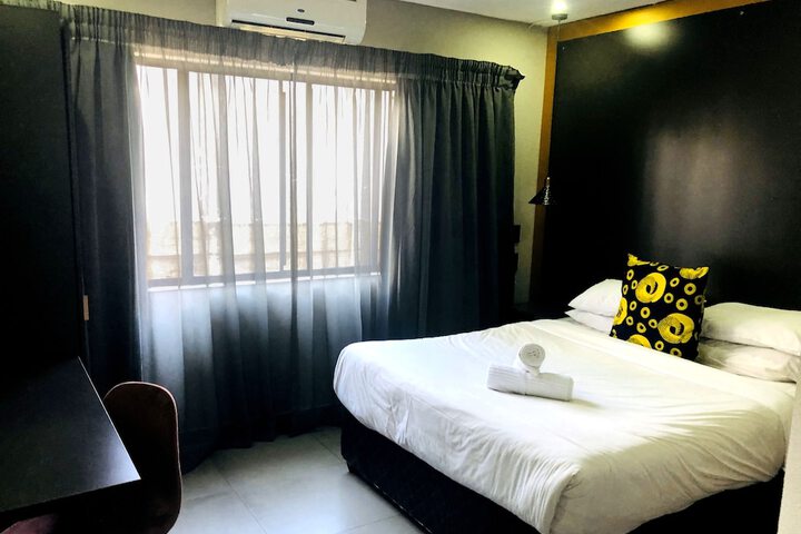Room 68 of 241