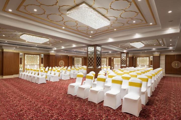 Ballroom/Hall 36 of 48