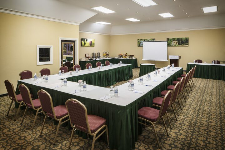 Business Center 96 of 125