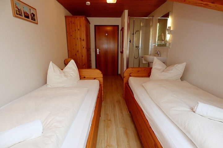 Room 44 of 95