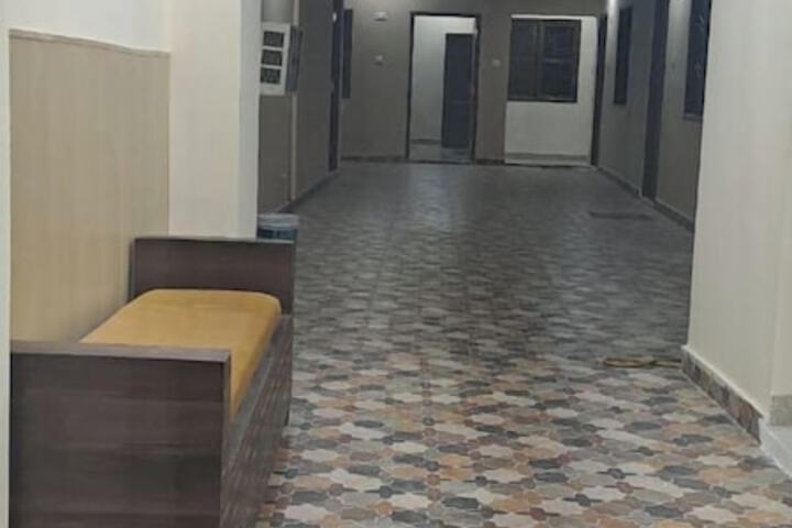Room 7 of 9