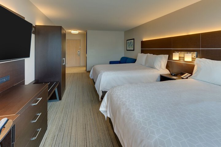 1 King Bed Suite (11 of 12)