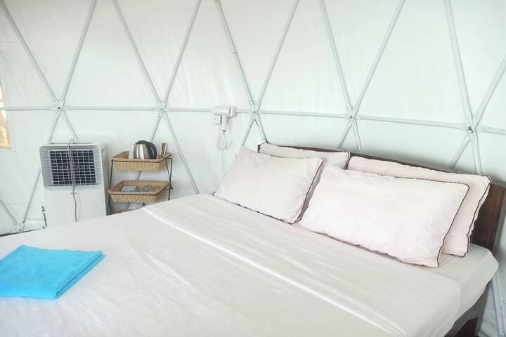 Room 8 of 101