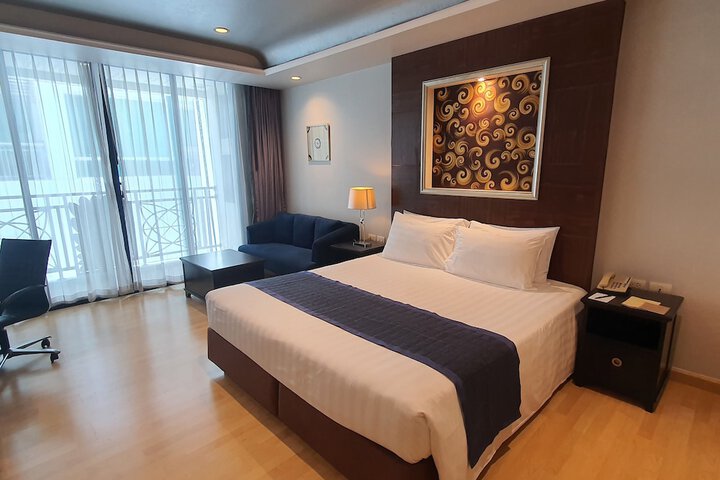 Room 16 of 103