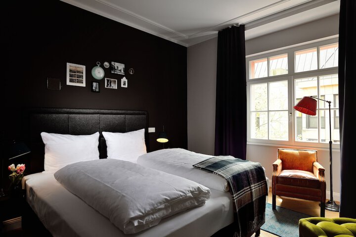 Room 10 of 49
