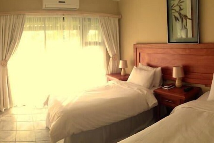 Room 5 of 38