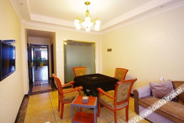 Hongqiao Longshun Hotel