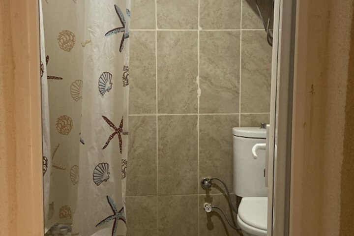 Room 202 of 263