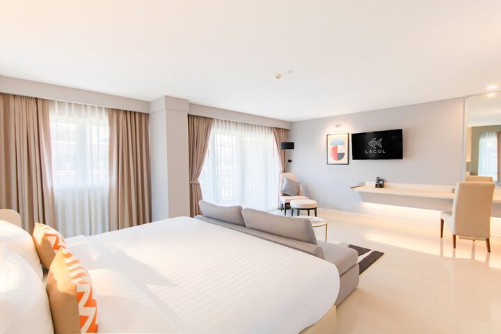 Room 42 of 144