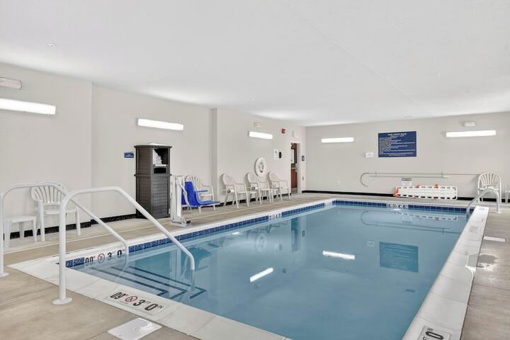 Pool 60 of 97