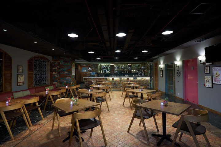 Lounge 125 of 161