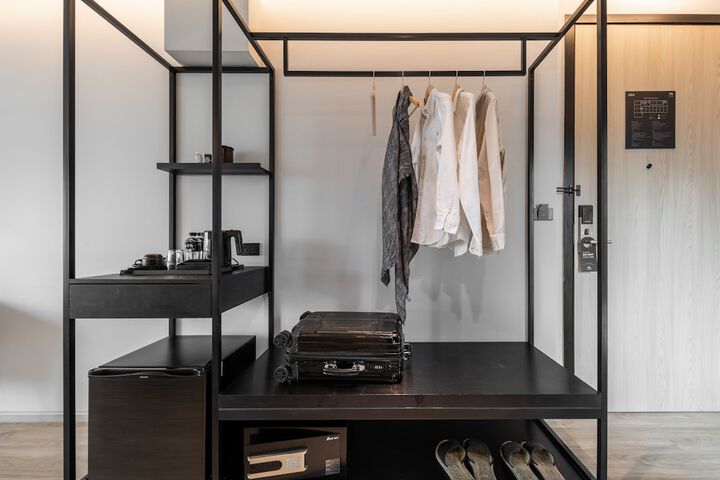 Room 48 of 157