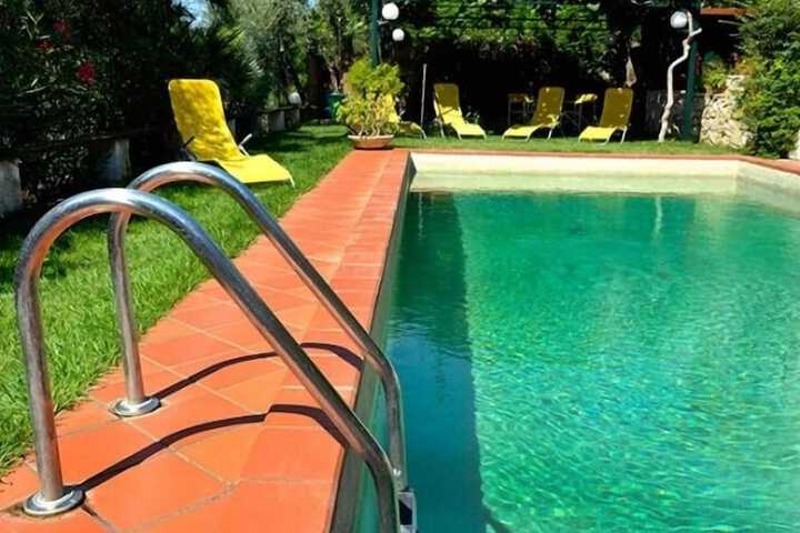 Hotel with Pool