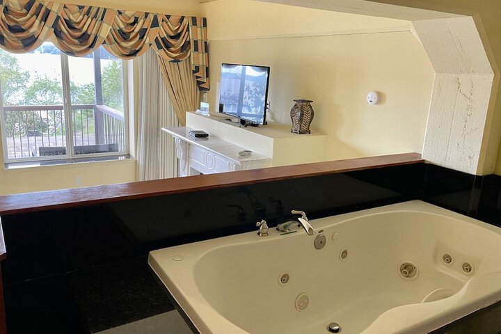 Jetted tub