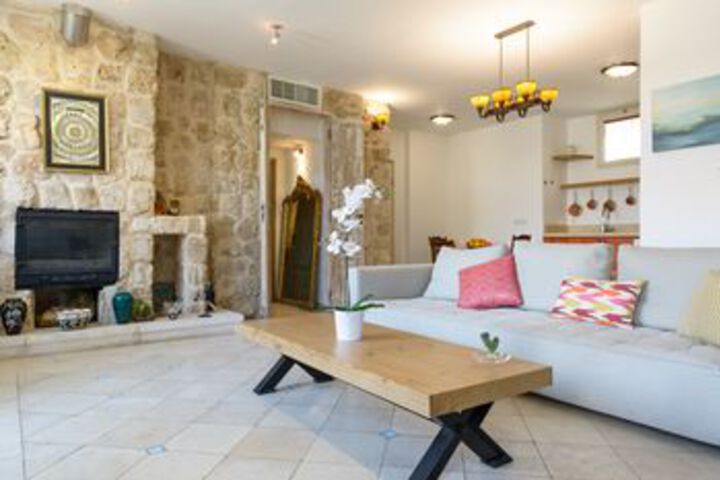 Cozy & Oriental with Terrace