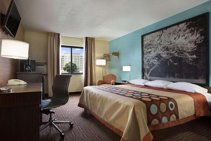1 King Bed (8 of 9)