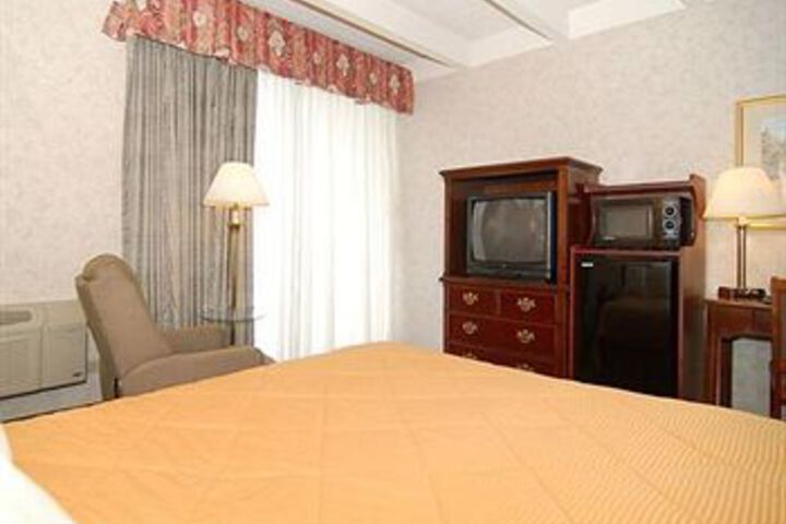 Room 14 of 38