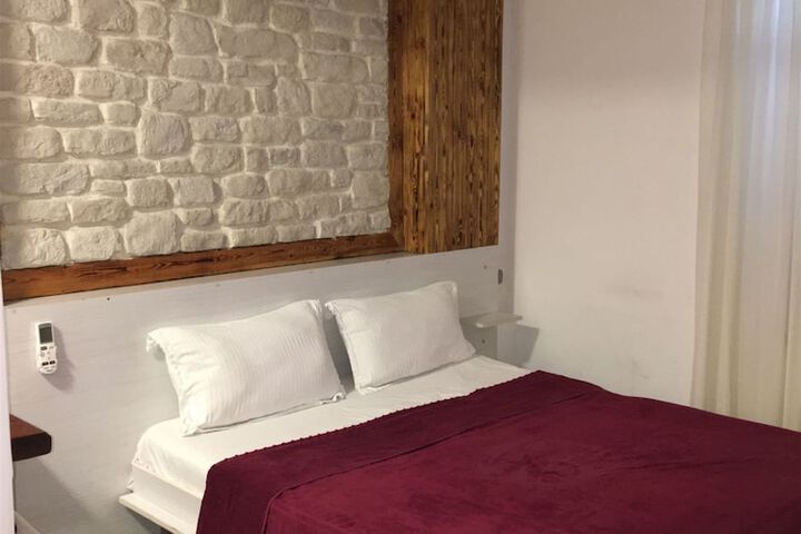Room 10 of 46