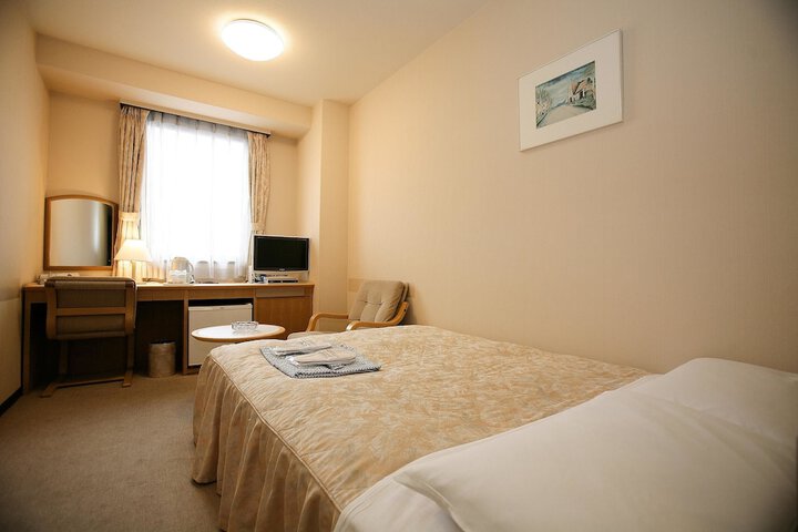 Room 9 of 31