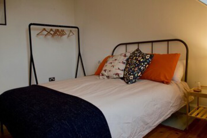 Room 5 of 10