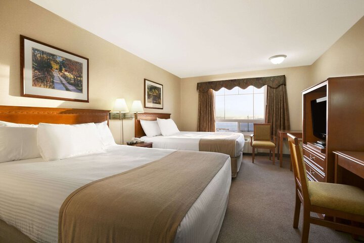 Room 4 of 18