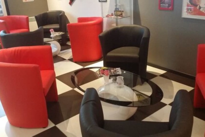 Lobby lounge