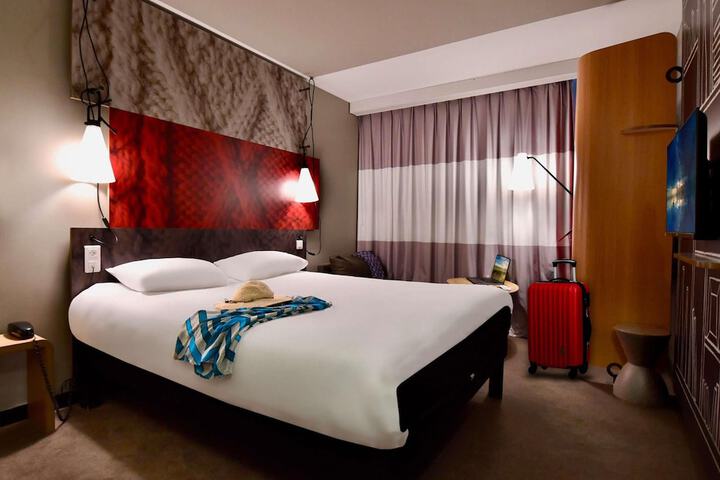 Room 13 of 60