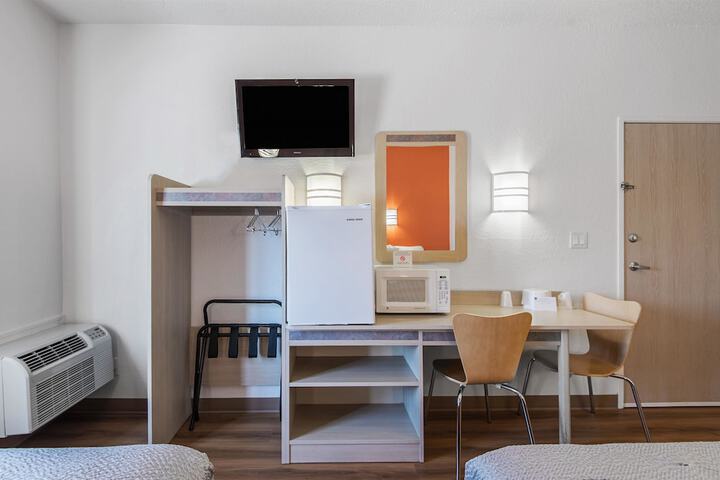 Room 4 of 34