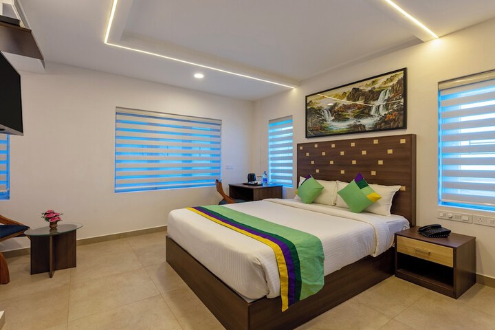Treebo Vsaffron Regency Punnamada Lake