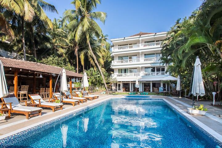 Pool Hotel